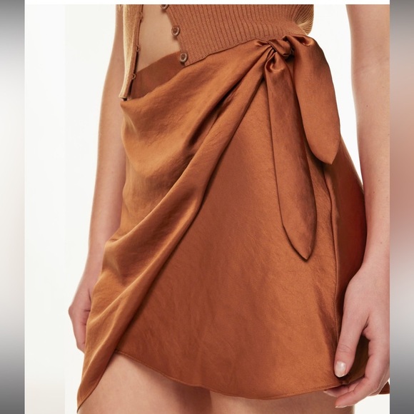 NWT Aritzia Wilfred Saturn Satin Mini Skirt in Anise Brown - Picture 4 of 7